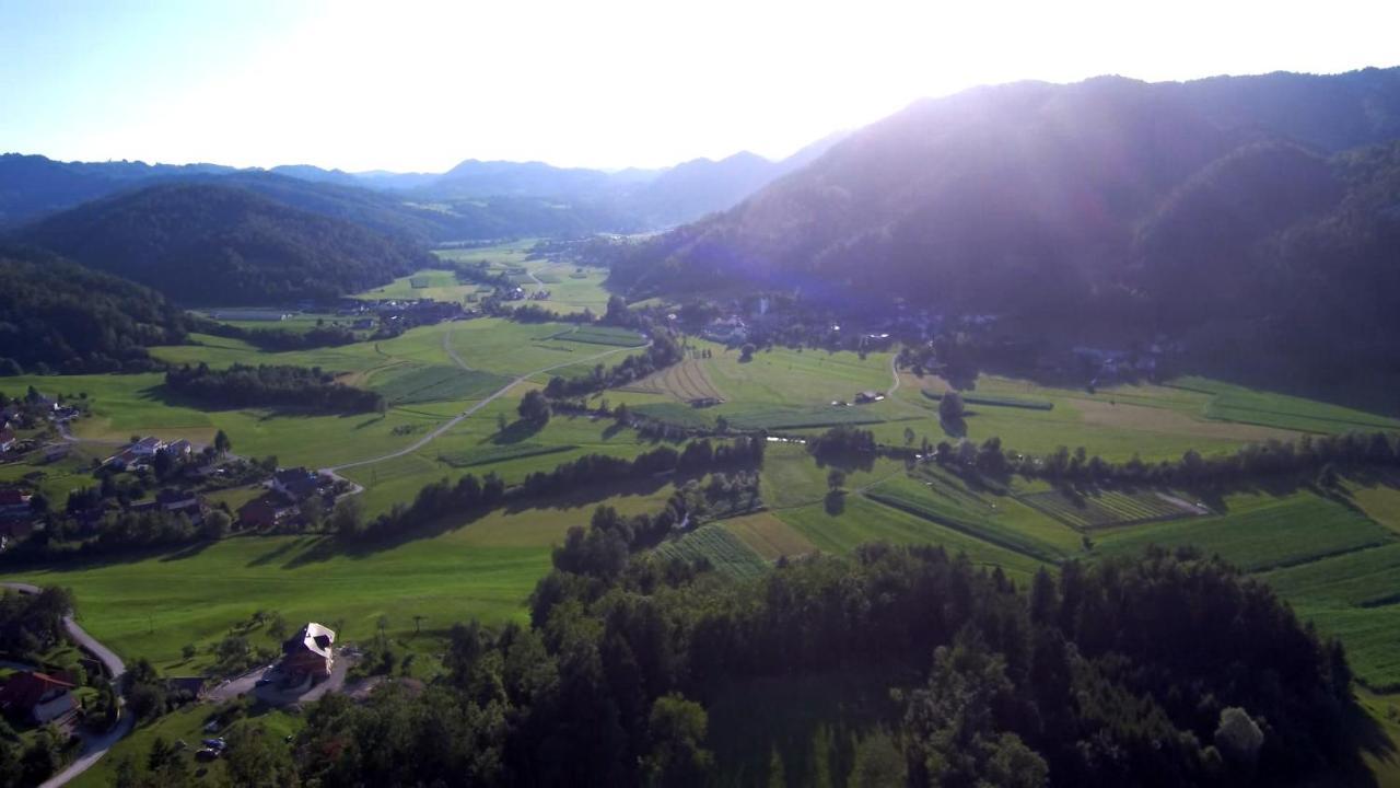 B&B Cerne Polhov Gradec Bagian luar foto