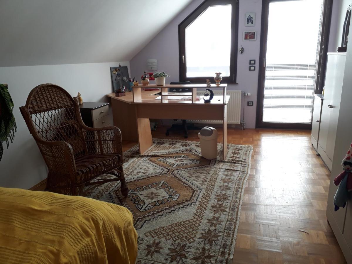 B&B Cerne Polhov Gradec Bagian luar foto