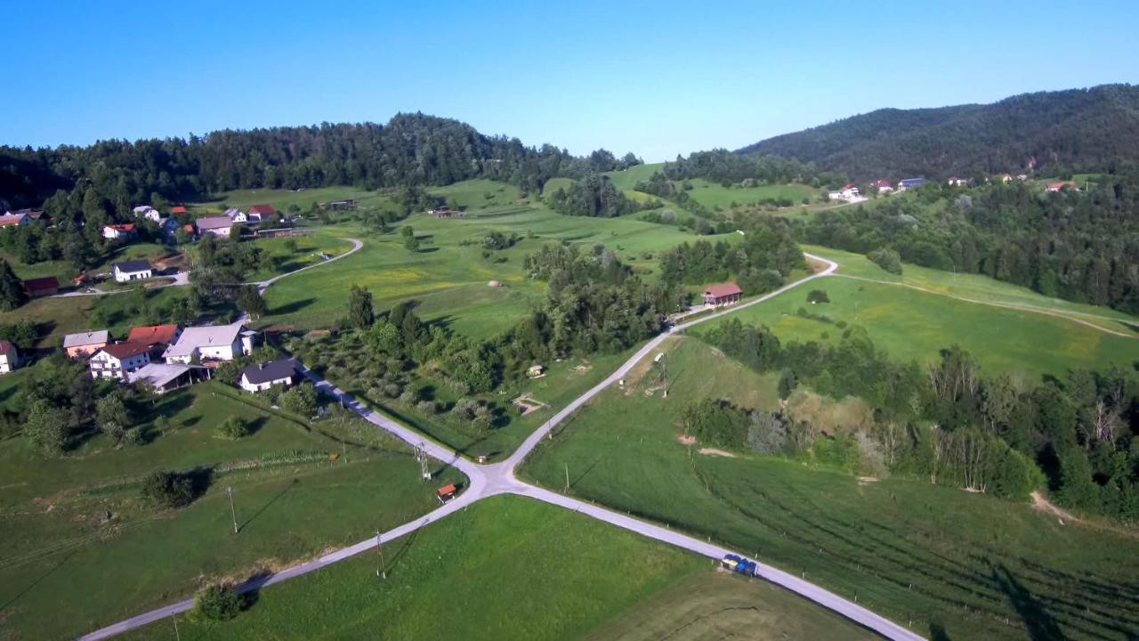 B&B Cerne Polhov Gradec Bagian luar foto
