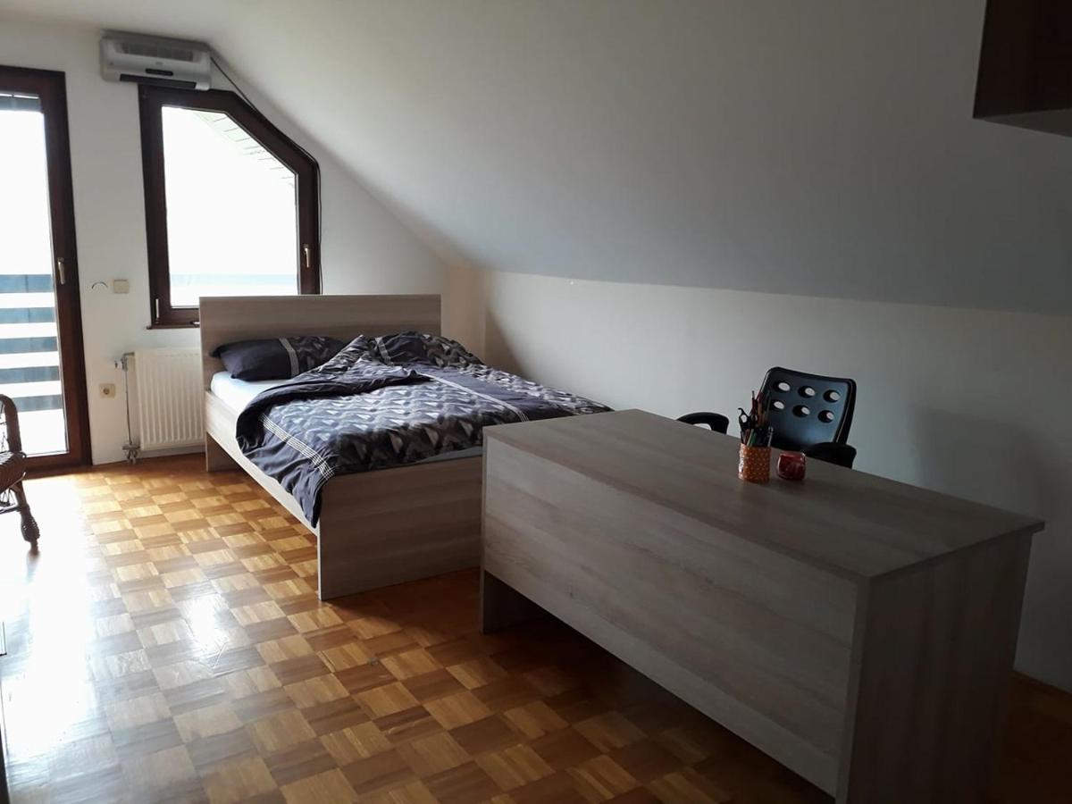 B&B Cerne Polhov Gradec Bagian luar foto